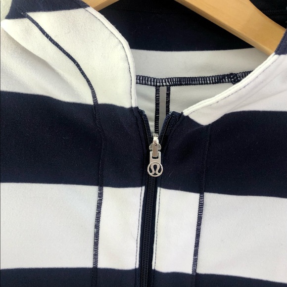 Lululemon 1/4 Zip - Picture 3 of 6